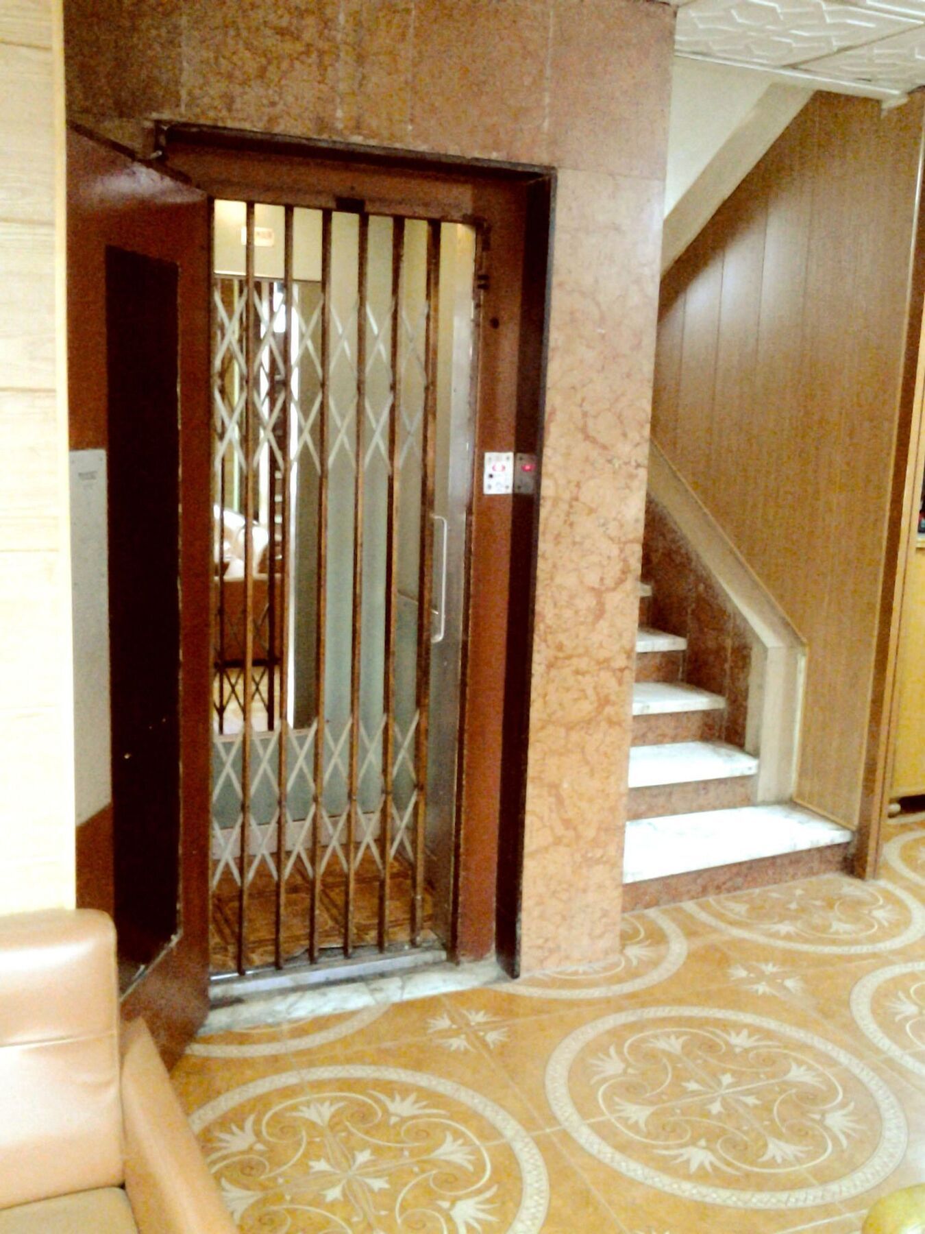 Regis Hotel Beirut Esterno foto
